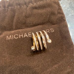 🎉”HP” Michael Kors Ring. New